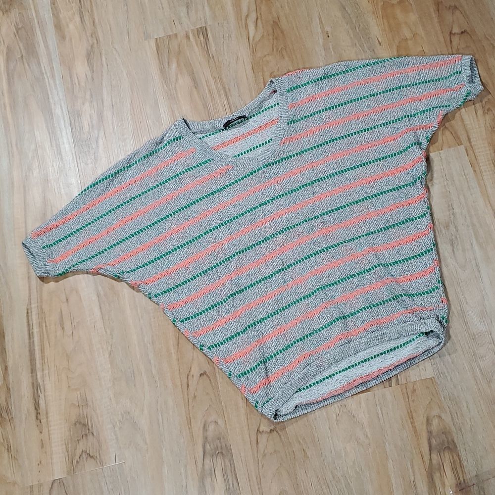 🔺️Soprano Gray Stripe Print Loose Knit Lightweight Sweater XSmall